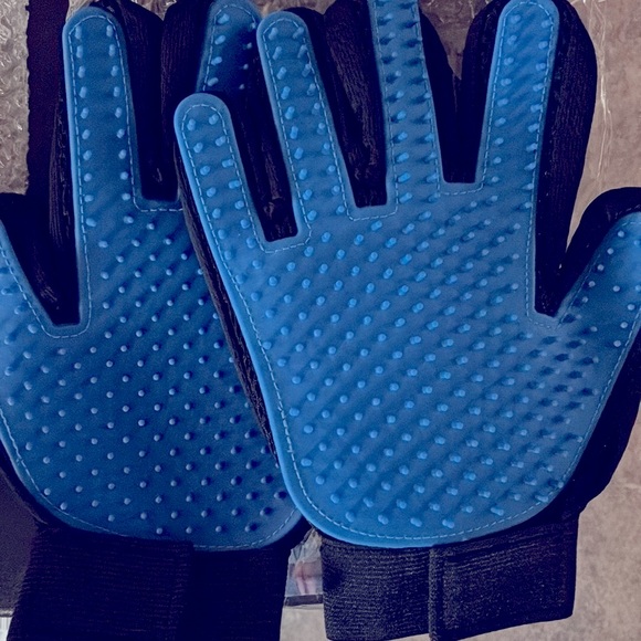 Cat grooming gloves and brushes, for long and short haired cats - Picture 3 of 6